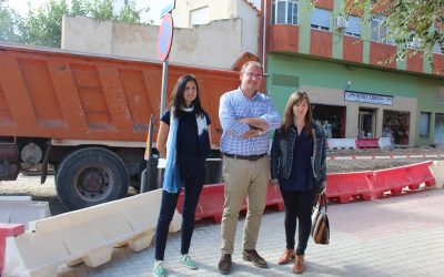 El alcalde visita las obras que se acometen en la calle del Campo y adyacentes